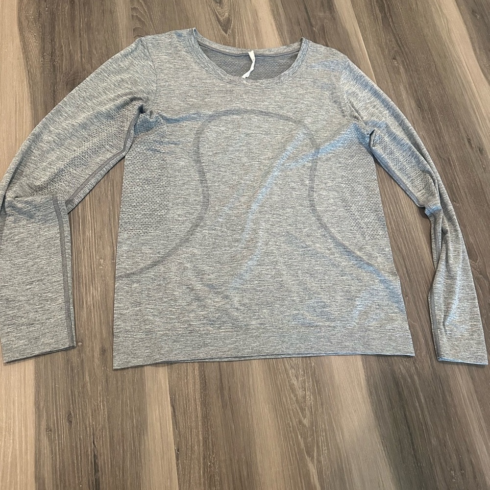 Gray Lulu loose fitting swiftly